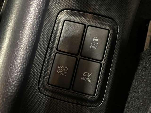 お車の機能や安全装備に関して気になる方は、ぜひ一度ご来店ください！その場でスタッフがご説明可能です！