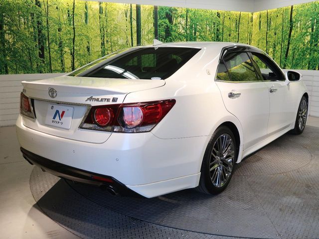 安心の最長10年・走行無制限保証（有償）をご用意。保証内容も充実はもちろん、無料点検＆オイル交換や、年中無休の全国・24時間ロードサービスも付帯されておりますのでご安心下さい。