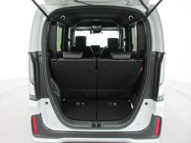 開口部が大きく、荷物の載せ下ろしがしやすい荷室！