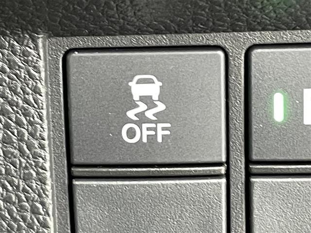 【運転席操作部】快適なドライブを楽しむための機能が装備されています！運転席から触れるので、使いやすいです！除菌プランいれていただくと、さらに清潔で安心していただけます！
