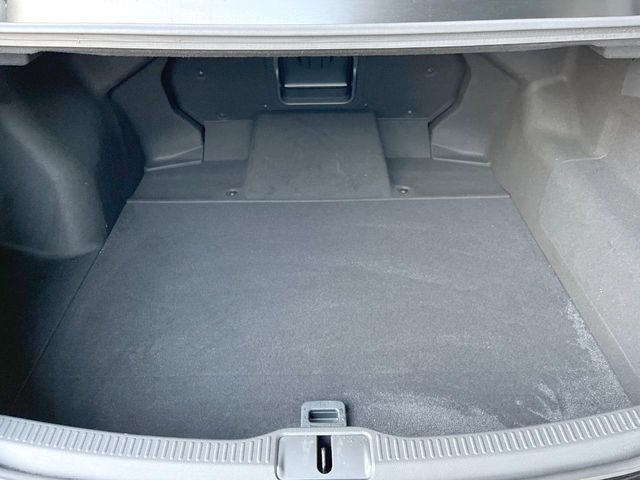 普段のお買い物や通勤、送迎等に十分な荷室スペースを確保しております。