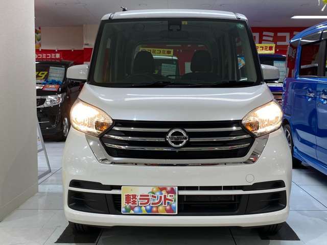 全天候型屋内展示場でゆっくりお車選びができます★