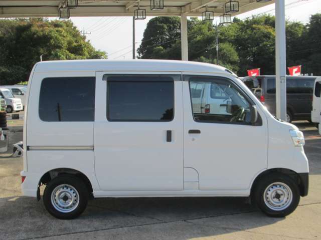 全車自社買付担当による直接仕入・直接買取車なので他店に負けない低価格でご提供しております！また遠方のお客様には格安納車サービスもございます！