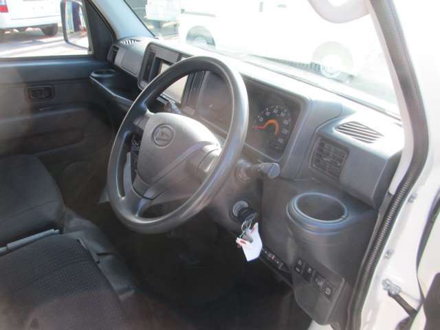 タイミングチェーンですからタイミングベルトの交換は不要です！距離乗られる方にはより安心いただけるお車です！