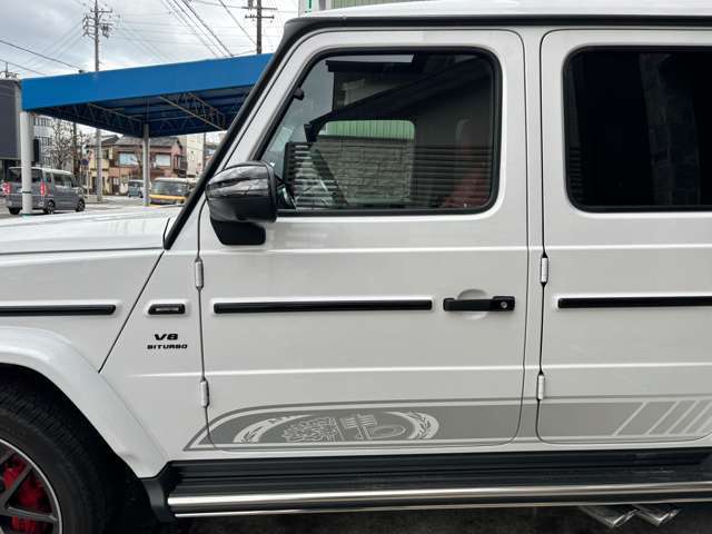 国内200台限定。（左ハンドル　オリスホワイトは60台のみ）