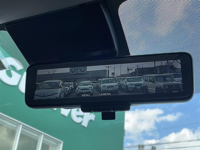 気になる車はすぐにお問い合わせください！画面右側の0066から始まる無料ダイヤルからお問い合わせ下さい！専門スタッフがお車のご質問にお答えいたします！