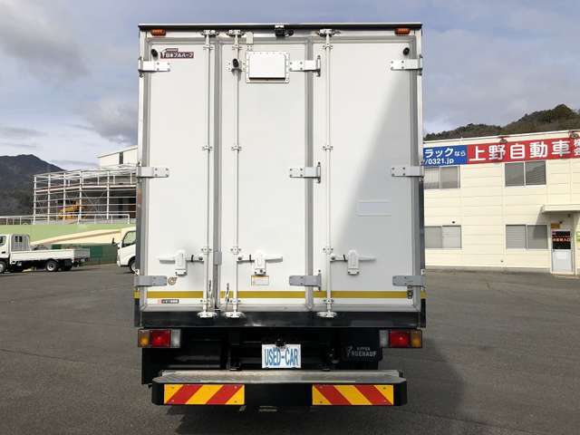 ecostop…アイドリングストップ機能　暖機スイッチ…エンジン回転数を上げ水温を上昇させます　BUZスイッチ…バック時の外部警告音切替スイッチ