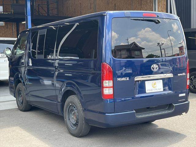 店舗敷地内に駐車スペースもございます。お車でのご来場をお考えの方はご安心ください♪