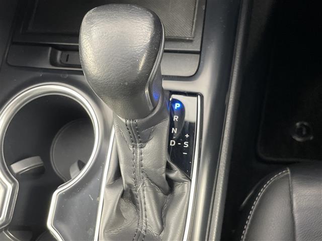 【シフトレバー】シフトも操作しやすく快適なドライブを楽しんでいただけます！