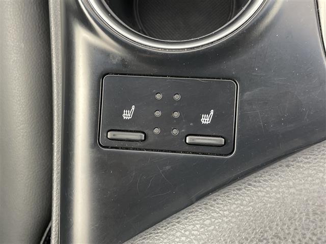 【ドリンクホルダー】長時間のドライブを快適に過ごすために、必須の車内アイテムですね。