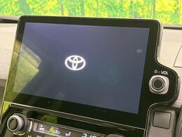 【純正ナビ】人気の純正ナビを装備。オーディオ機能も充実しており、Bluetooth接続すればお持ちのスマホやMP3プレイヤーの音楽を再生可能！毎日の運転がさらに楽しくなります！！