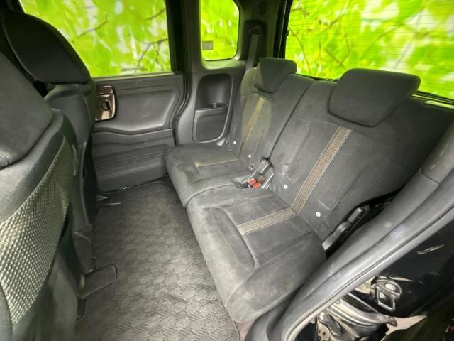 WECARSでは各商談席に大型モニターをご用意しております！見やすい大画面でゆったりと全国の在庫をご覧いただけます！是非ご来店お待ちしております！