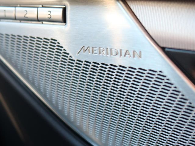 【MERIDIANデジタルサウンドシステム】コンサートのような臨場感溢れる音響空間を実現します。MERIDIANは英国のプレミアムオーディオブランドです。どうぞ店頭にてご体感ください。