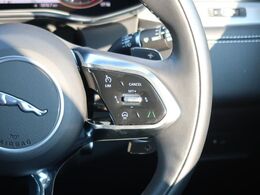 【全車速対応アダプティブクルーズコントロール】ミリ波レーダー+ステレオカメラ+赤外線により前方車輌を認識し、高速道路などの自動車専用道路や渋滞時などではドライバーの負担を大幅に軽減してくれます。