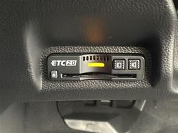 【ETC】有料道路を利用する際に料金所で停止することなく通過できる、ETC車載器（ノンストップ自動料金収受システム機器）が装備されています。セットアップを行うことで利用可能になります。