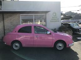 色はとても華やかで明るいビビッド系のピンクです。ピンク好きのお客様は必見！因みに、今回はフィアット500で人気を博した限定車『ローザ　ローザ』のピンクを採用しました。