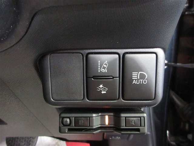 衝突回避支援に加え、車線はみ出しアラート・自動ハイビーム機能を装備（作動条件有）