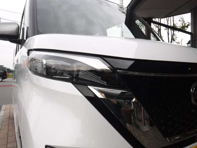 LEDヘッドライトです