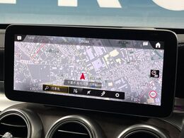 ●HDD純正ナビ:一体感のあるナビは、高級感ある車内を演出してくれます。オーディオ機能も充実しておりますので、運転もより楽しめます♪