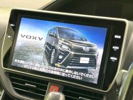 【メーカー純正ナビ】インテリアに溶け込むスタイリッシュな「専用設計」メーカーナビを装備♪視認性や操作性など基本性能にも優れ、より上質なカーライフをお楽しみいただけます。