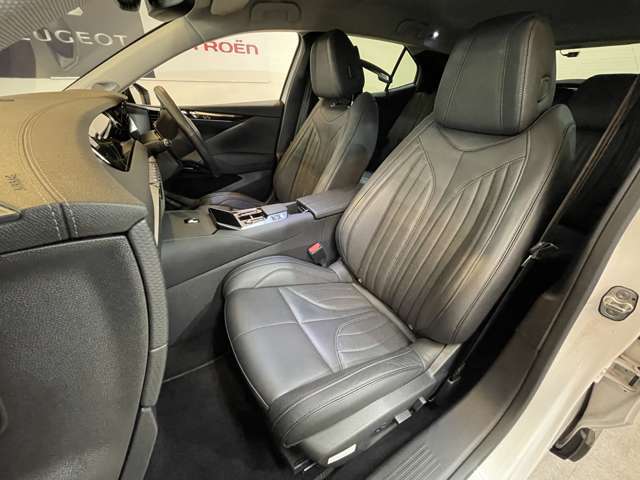 前席はパワーシートでシートヒーター・ベンチレーション付き！