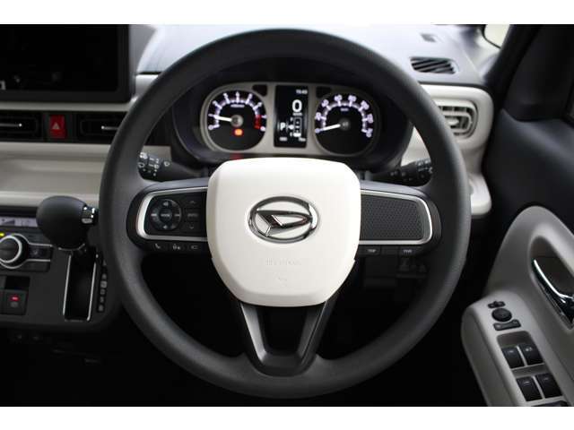 万が一に備えての代車も完備！代車にもナビやETC、バックカメラを装着！！さらに、無料貸し出し！