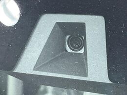 【スズキ　セーフティサポート】走行中に前方の車両等を認識し、衝突しそうな時は警報とブレーキで衝突回避と被害軽減をアシスト。より安全にドライブをお楽しみいただけます。