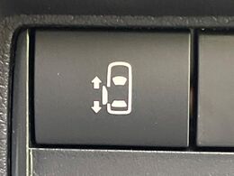 【パワースライドドア】スマートキーや運転席のスイッチでスライドドアの開閉が可能♪電動だから力を入れてドアを開ける必要が無く、小さいお子様でも、重い荷物を持っている時もラクに開け閉めできます♪