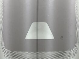 【インテリジェントエマージェンシーブレーキ】フロントカメラで前方の車両や歩行者を検知。衝突しそうな時は衝突被害軽減ブレーキが作動、衝突回避をサポート。より安全にドライブをお楽しみいただけます。