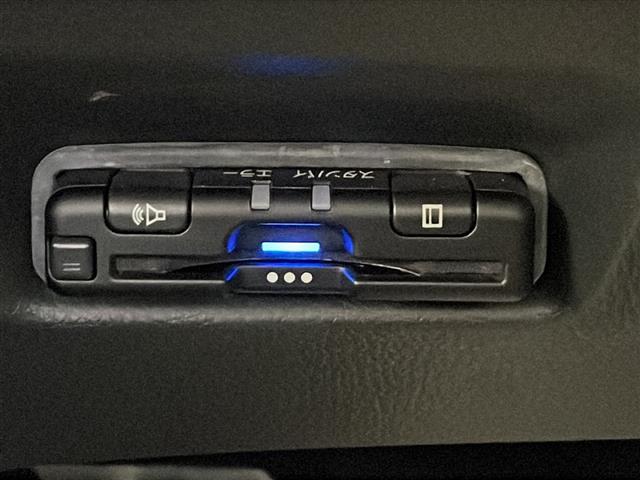 ◆【ETC】有料道路を利用する際に料金所で停止することなく通過できる、ETC車載器（ノンストップ自動料金収受システム機器）が装備されています。セットアップを行うことで利用可能になります。