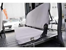 長年のノウハウを生かし、より良い車を御客様の元へ。車両販売のみならず、自動車に関わる事でしたら何でも対応しております。車検、修理、塗装、万一の事故、レンタカー、ローン、廃車、解体など。