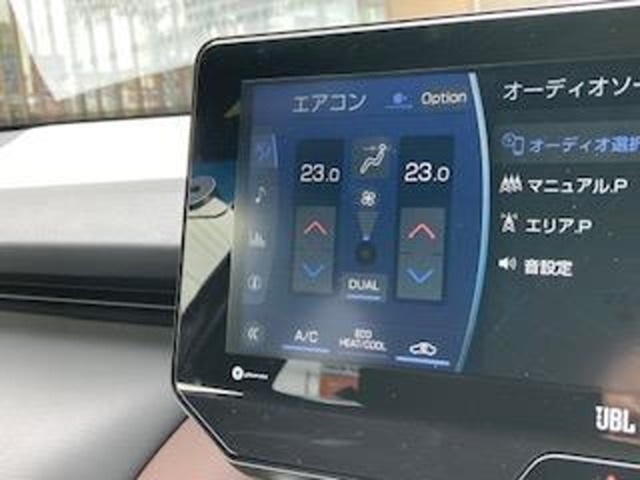 ●デュアルオートエアコン●！運転席と助手席で、それぞれお好みに合わせて温度設定が行えます♪