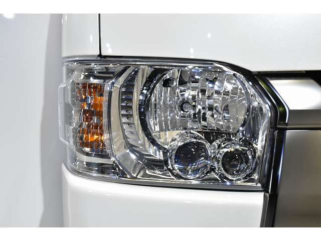 ■LEDヘッドランプ(クリアスモーク加飾)　★即納台数多数取り揃え！気に入っていただけるお車ご提案します☆ご来店お待ちしております。シーアールエス大阪06-6852-9000