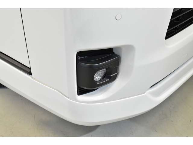 ■LEDフロントフォグランプ★即納台数多数取り揃え！気に入っていただけるお車ご提案します☆ご来店お待ちしております。シーアールエス大阪06-6852-9000