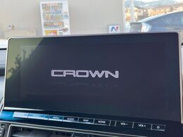 【12.3インチワイドナビ】高級感とインパクトのある大型ワイドナビを装備。各種オーディオ操作はもちろん、横長ワイド画面でのマップ2分割表示など、利便性も高いナビです♪
