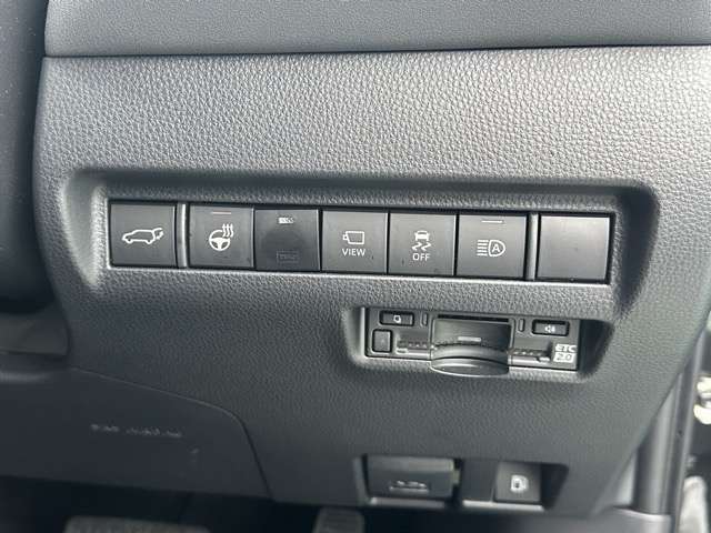 ★カーナビ本体￥49,000円～工賃￥17,000円（取付キット等含む）で取付できます。お客様に必要なカーナビも、当店取り扱いカーナビ10種類の中からご提案いたします！