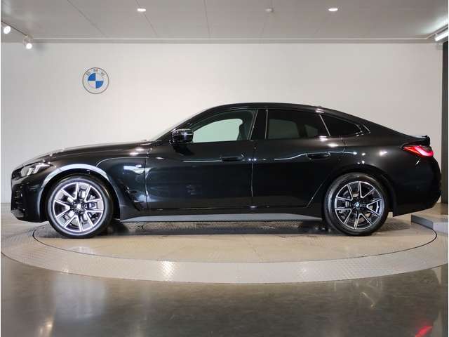 ☆BMWは自動車メーカーとしてのアイデンティティ…BMWらしさを守るため頑なに前後重量配分50:50にこだわり続けています☆
