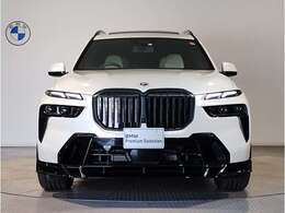 ☆BMWの代名詞とも言える【キドニーグリル】一目見ただけでBMW車であると認識できる確固たるアイコンとして存在感を放ちます☆