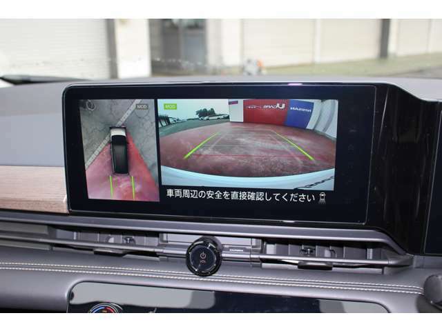 アラウンドビューモニターも装備されているので駐車もしっかりサポートしてくれます♪