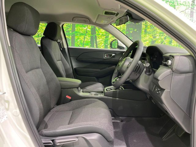 ドライバーによって運転しやすいポジションは異なり、あの車はどうなのか不安なこともありますよね。気になるお車は店頭で乗り込んでご確認いただけます♪
