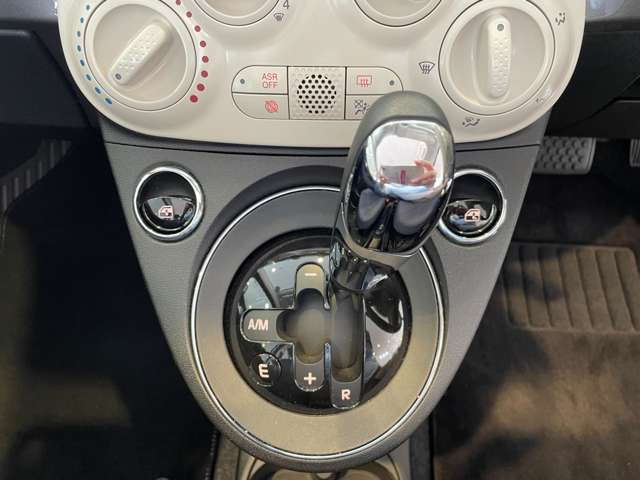 ご不明点など車両詳細等も店舗スタッフまでお問い合わせください。通話無料専用フリーダイヤルもご用意しております。0078-6003-131354　ご利用ください。