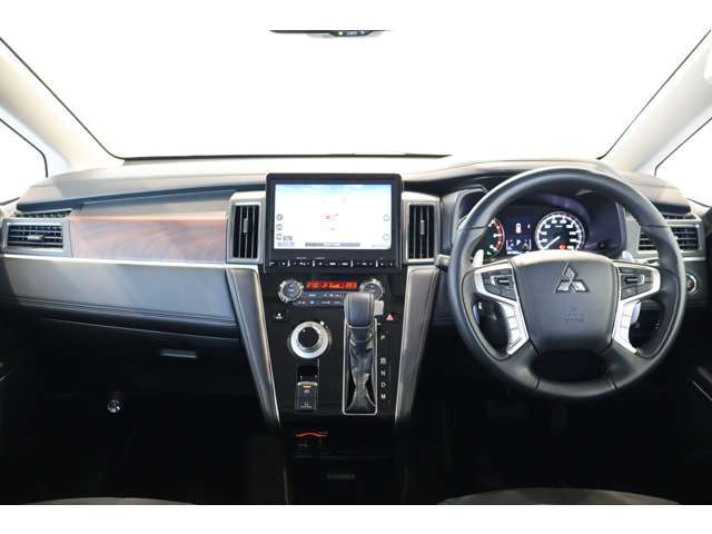 SRSデュアル＆カーテン（運転席・助手席）＋ニーエアバック（運転席）/EBD機能付ABS/ASC（横滑り防止＆トラクションコントロール）/リブボーンフレームを採用し前後左右方向のボディ剛性をアップ！