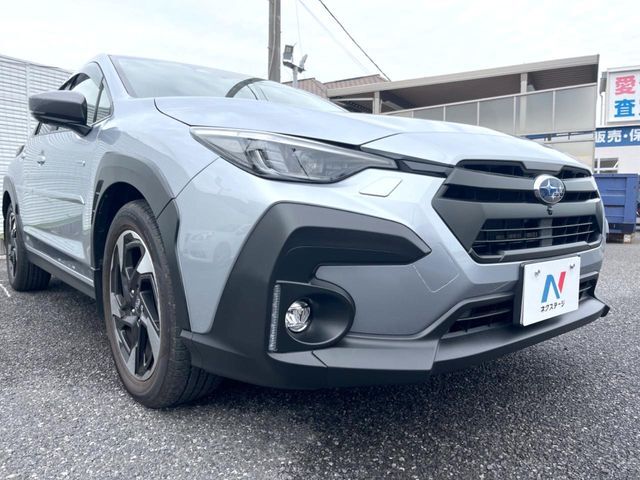 高透明度のガラス皮膜で撥水はもちろん、上質なツヤ・光沢を実現。紫外線や酸性雨から大切な愛車を保護し、色あせ・劣化を防止。「弾スプラッシュコート」、「弾プリミッサコート」からお選びいただけます。