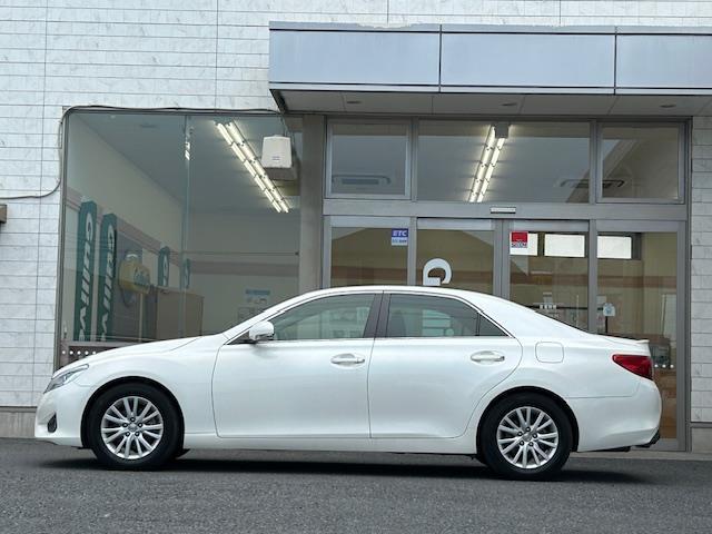 【左】当社基準による調査の結果、修復歴車と判断された車両は一部店舗を除き、販売を行なっておりません。万一、納車時に修復歴があった場合にはご契約の解除等に応じます。