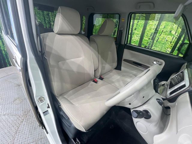 運転席シート廻りは使用感も少なく、良好な状態となっています。丁寧に使われていたことがよくわかりますね。