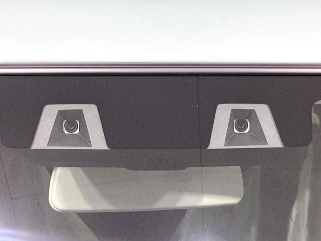 【スズキ　セーフティサポート】走行中に前方の車両等を認識し、衝突しそうな時は警報とブレーキで衝突回避と被害軽減をアシスト。より安全にドライブをお楽しみいただけます。