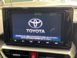 【純正9型ナビ】人気の純正ナビを装備。オーディオ機能も充実しており、Bluetooth接続すればお持ちのスマホやMP3プレイヤーの音楽を再生可能！毎日の運転がさらに楽しくなります！！