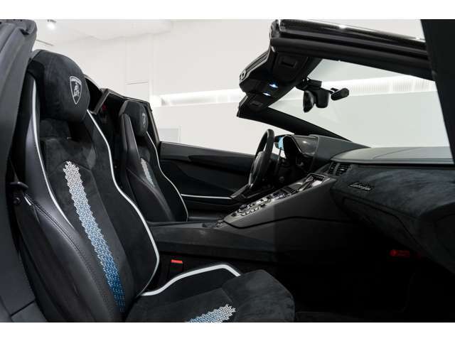 Interior carbon fiber package