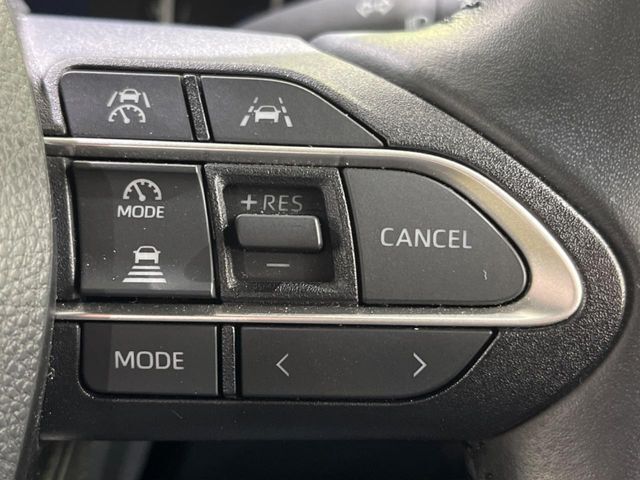 【レーダークルーズコントロール】高速道路での長距離走行が楽に！！自動で速度を保つクルーズコントロールが、衝突軽減システムと連携し、前方の車両を感知して車間を保つように速度調節してくれます！！