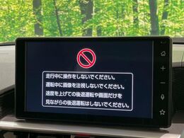 【9インチ　ディスプレイオーディオ】大画面ディスプレイへお持ちのスマートフォンと連携して、ナビやbluetoothでの音楽再生が可能です♪デザインはもちろん操作性も良好！別途ナビ機能の取付可能です♪